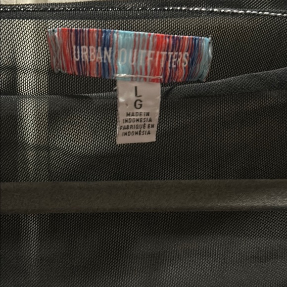 Urban Outfitters Black and White Fitted Crop Blouse - Picture 2 of 3